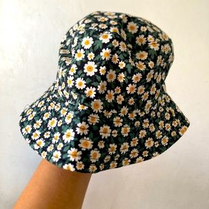 Flower bucket hat